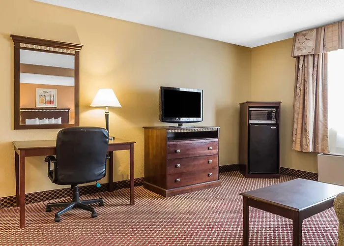 Quality & I-55 And I-74 Hotel