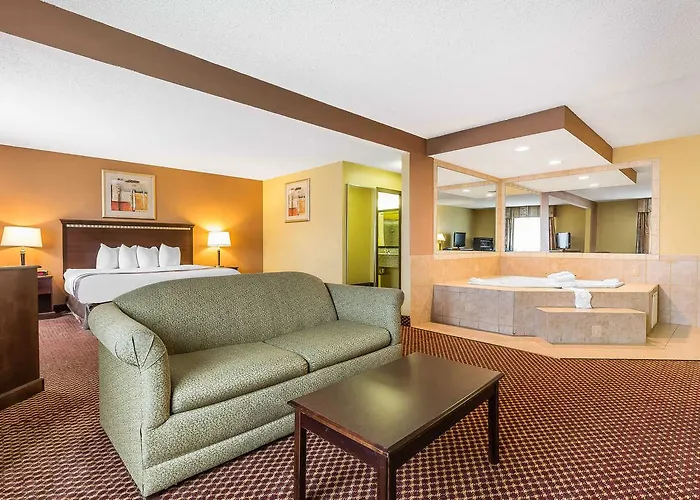Hotel Quality & I-55 And I-74 Bloomington