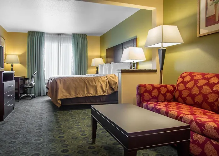 Hotel Quality & I-55 And I-74