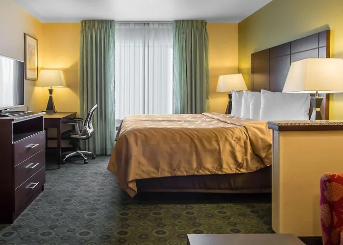 Hotel Quality & I-55 And I-74