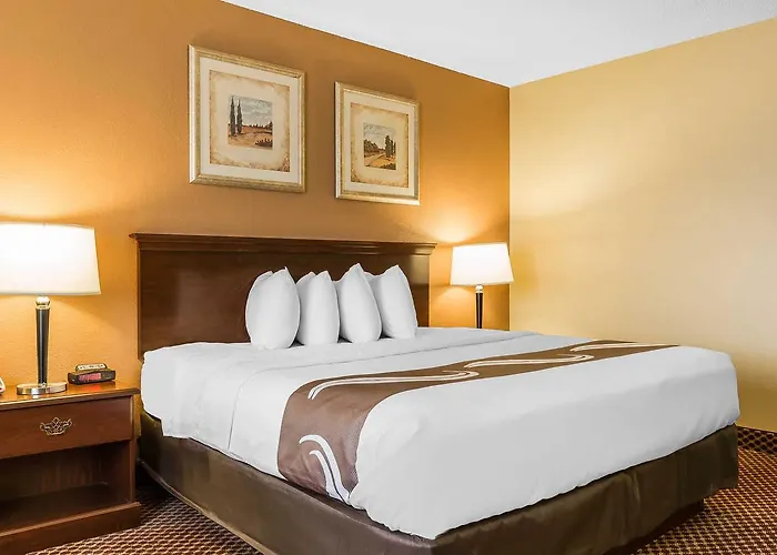 Quality & I-55 And I-74 Hotel 4*