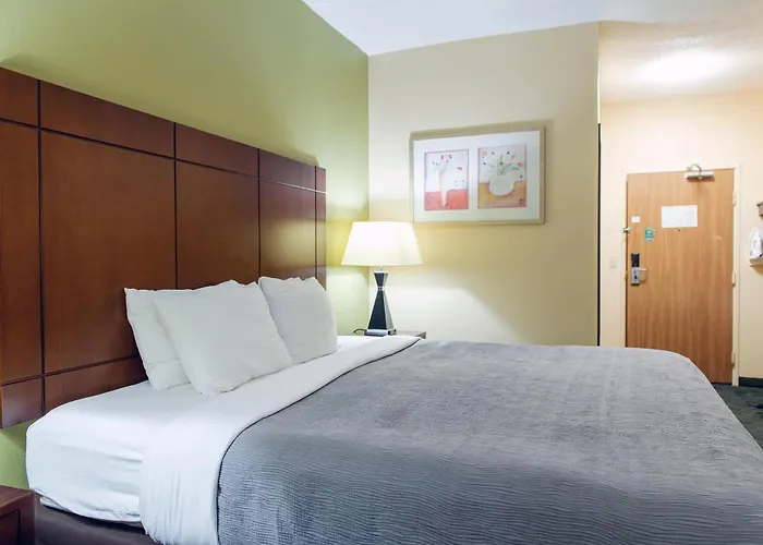 Quality & I-55 And I-74 Hotel Bloomington