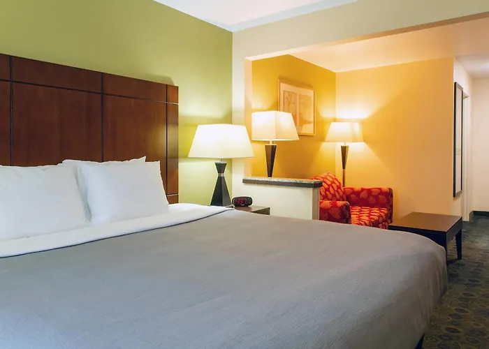 Quality & I-55 And I-74 Hotel