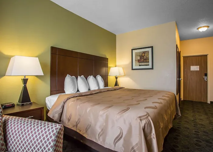 Quality & I-55 And I-74 Hotel