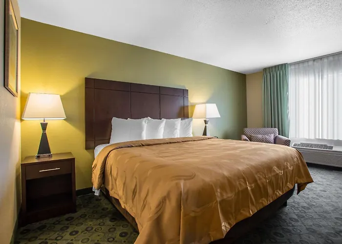 Quality & I-55 And I-74 Hotel